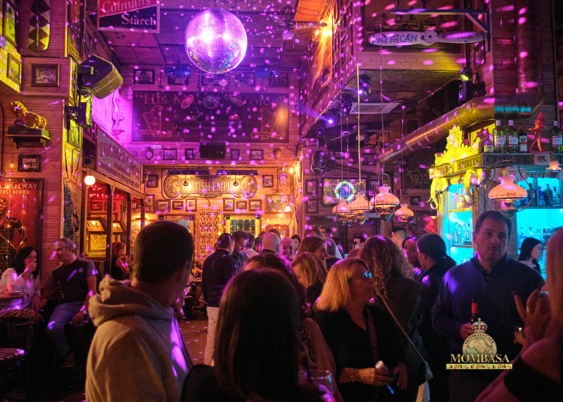 Después del eclipse, vuelve la luz… y en Mombasa viene acompañada de música