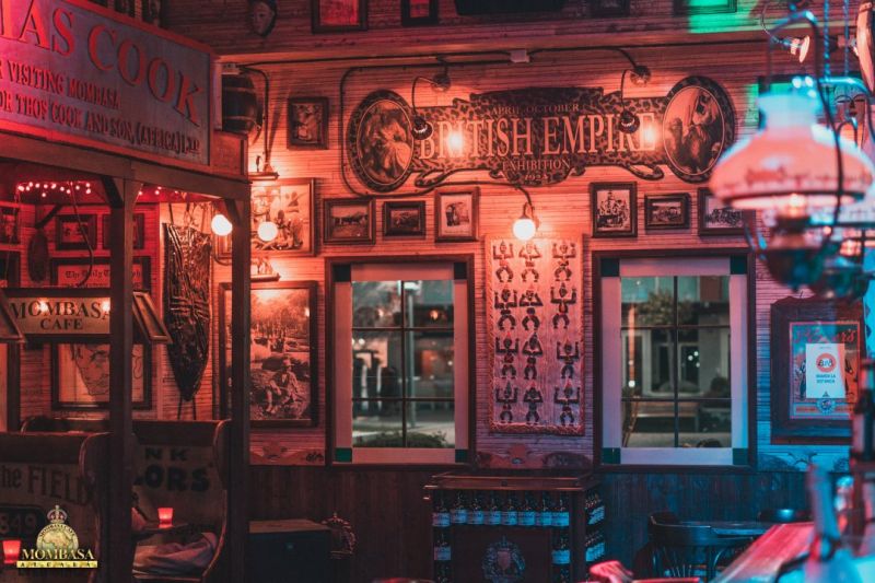 Buen ambiente, música y balie en Mombasa Alcalá