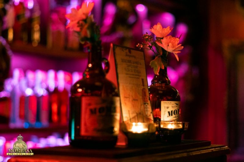 No te quedes en casa hasta que baje el sol, vente a nuestro interior y teletransportarte con la decoración a otra ubicación, como si estuvieras de vacaciones!